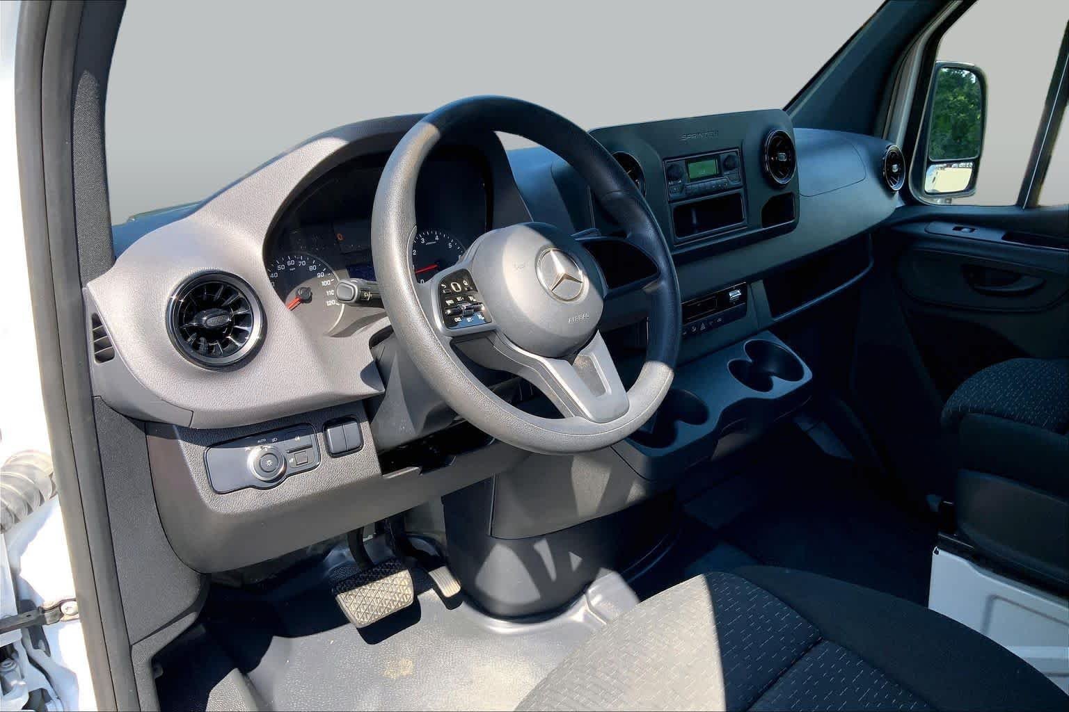 Used 2022 Arctic White Mercedes-Benz  image 19