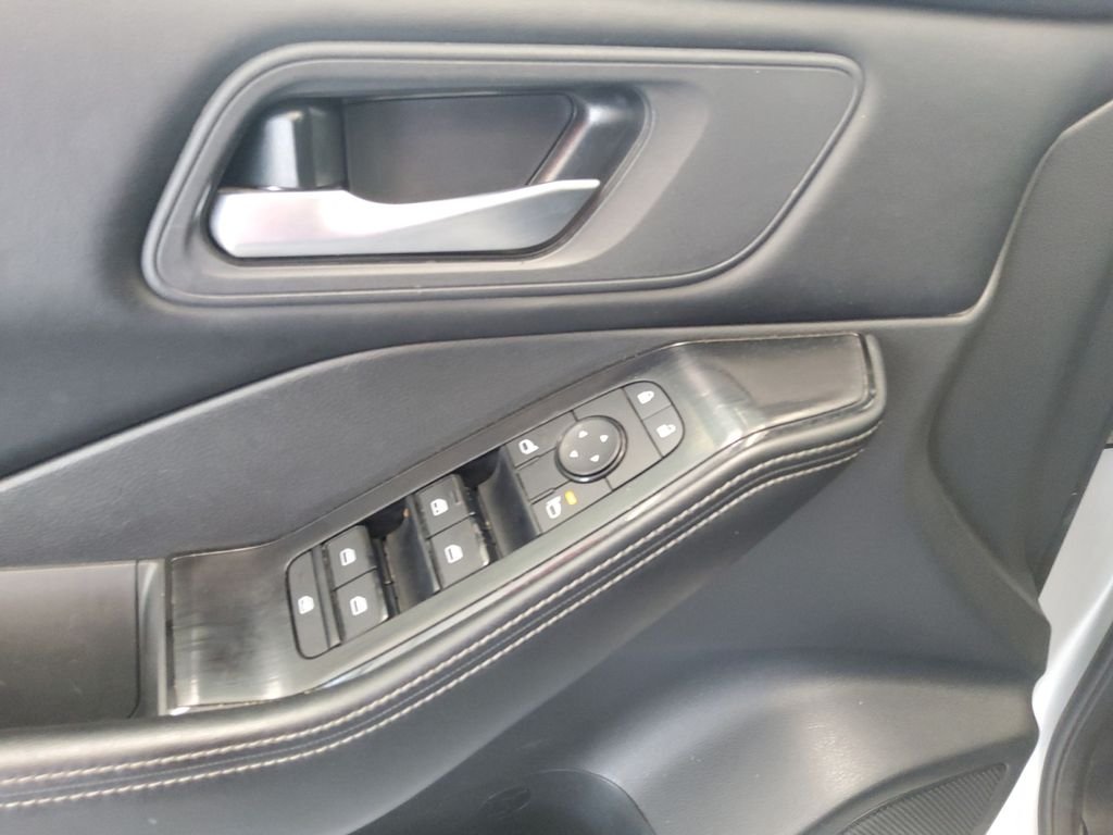 Used 2025 Silver Nissan SV image 12