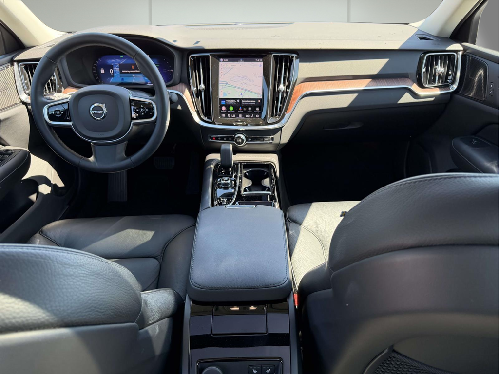 Used 2023 White Volvo T8 Plus Dark Theme image 2