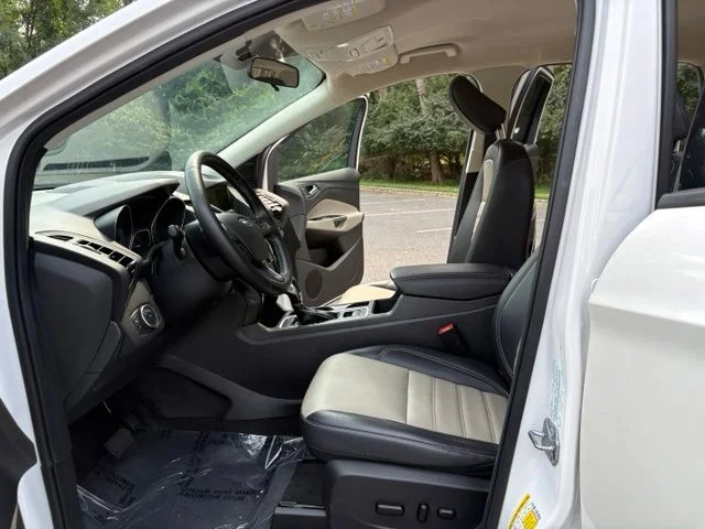 Used 2019 White Platinum Clearcoat Metallic Ford SEL image 11