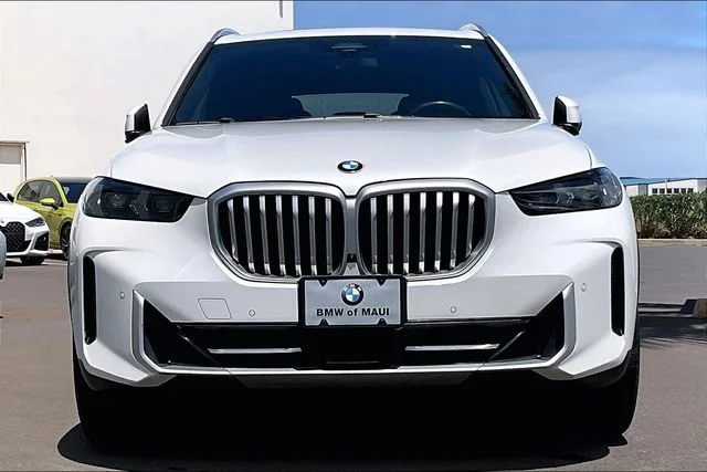 Certified Used 2024 Mineral White Metallic BMW xDrive40i image 3