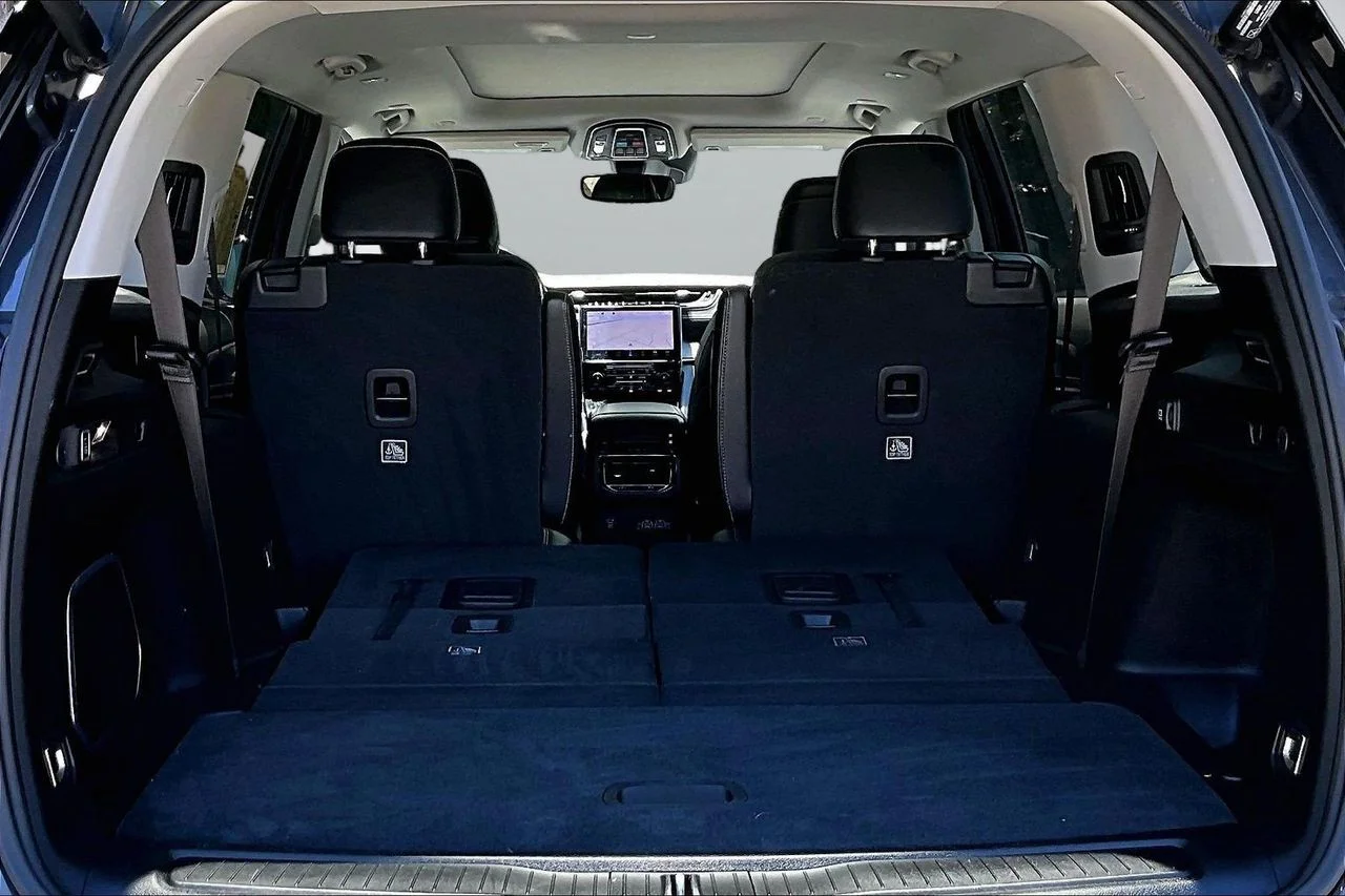 Used 2022 Gray Jeep Limited image 26