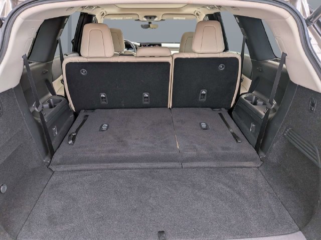 Used 2025 Silver INFINITI LUXE image 11