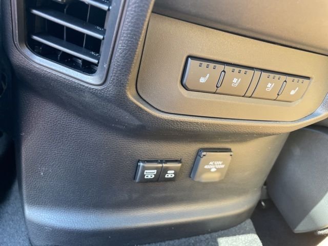 New 2026 Wind Chill Pearl <sup>1</sup> Toyota  Platinum image 24