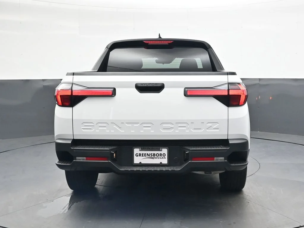 Used 2023 White Hyundai SEL image 7