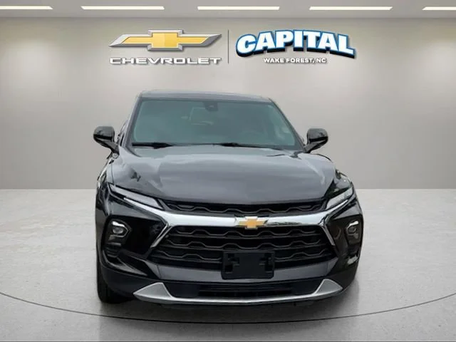 Used 2025 Black Chevrolet 2LT image 9