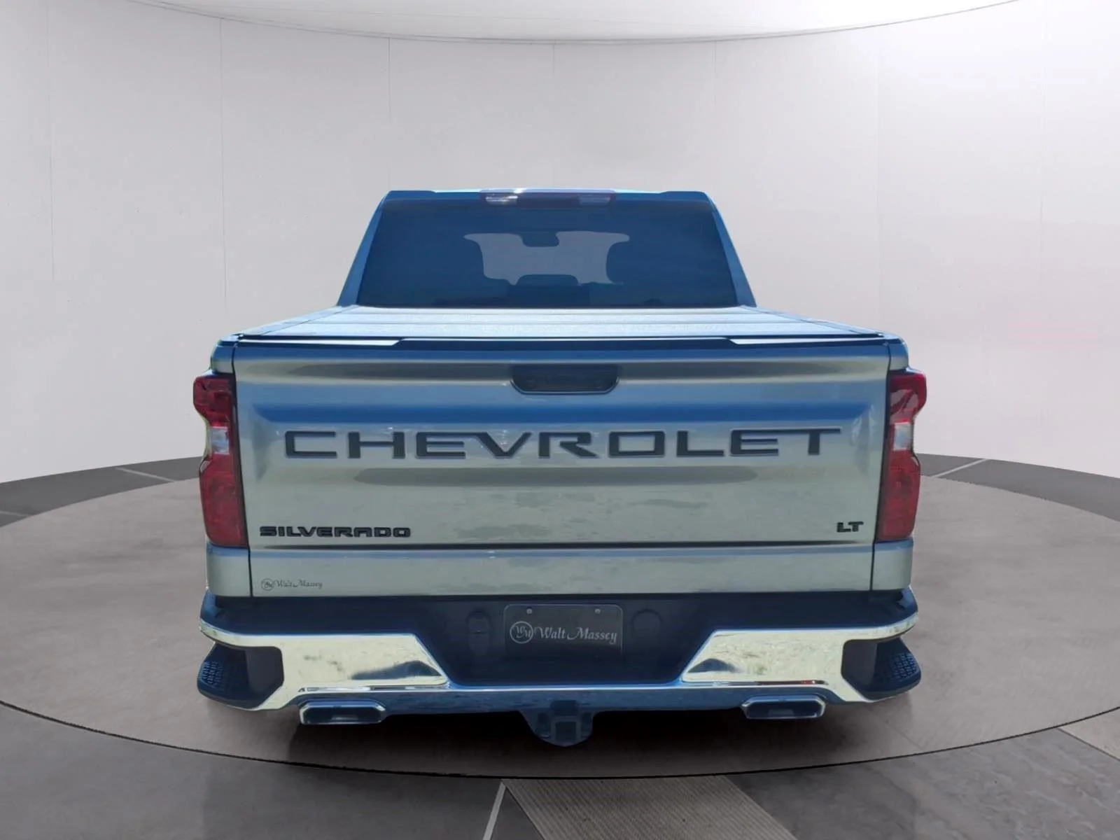 Used 2025 Sterling Gray Metallic Chevrolet LT image 4
