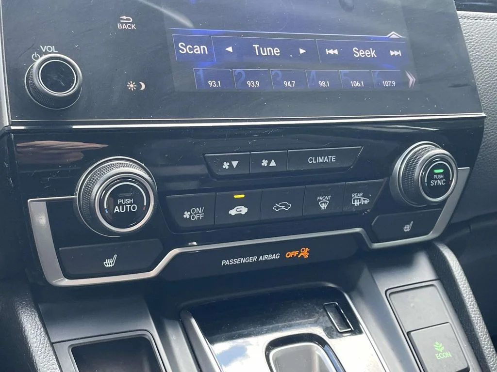 Used 2018 Silver Honda EX-L image 28