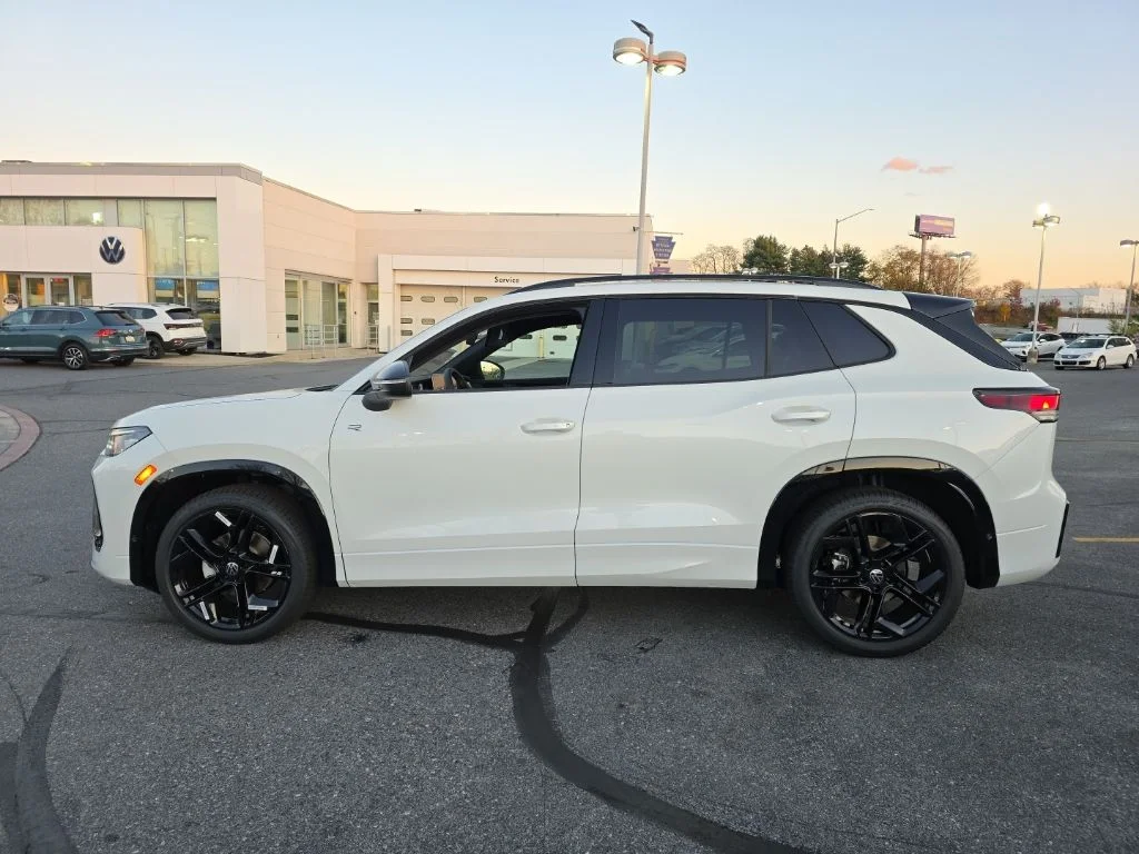 2026 Volkswagen Tiguan SE R-LINE BLACK - Photo 8