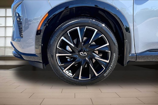 Used 2027 Gray INFINITI AUTOGRAPH image 8
