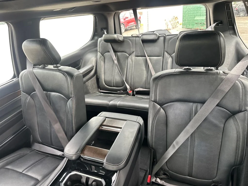 Used 2023 White Jeep Base image 22