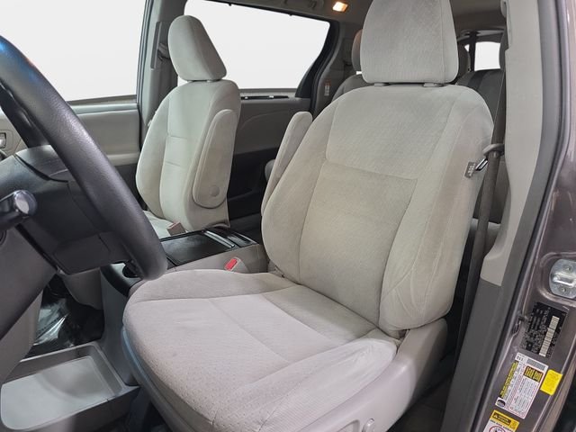Used 2016 Gray Toyota LE image 14