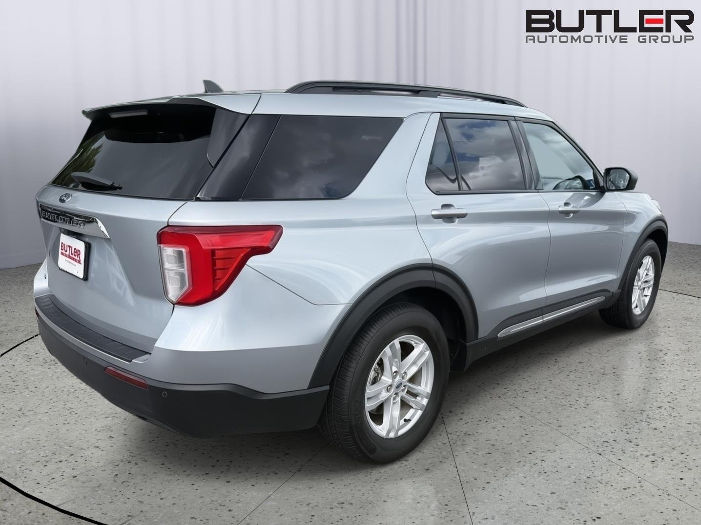 Used 2023 Iconic Silver Ford XLT image 8