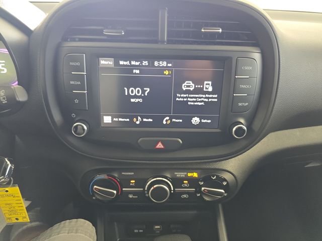 Used 2025  Kia LX image 15