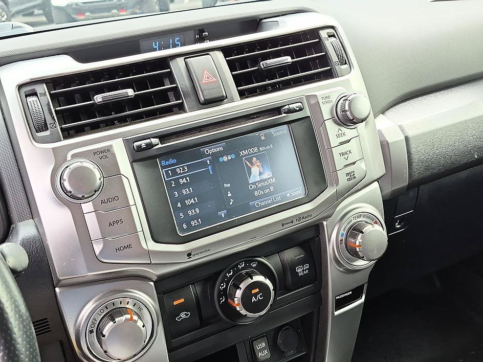 Used 2016 CLASSIC SILVER METALLIC Toyota Limited image 21