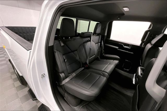 Used 2024 Summit White GMC SLT image 25