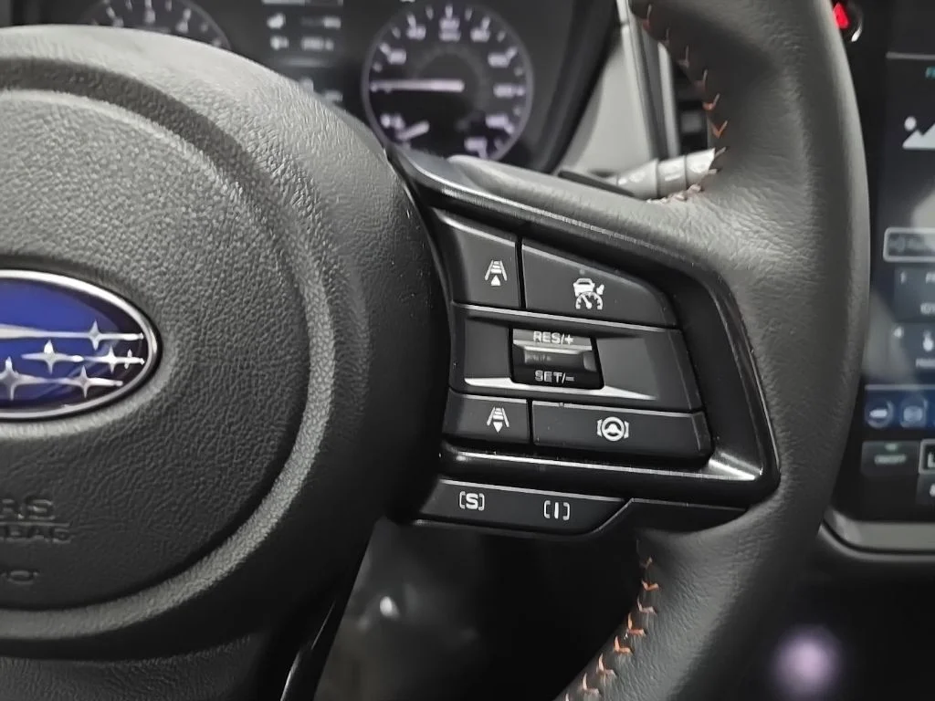 Used 2025 Crystal White Pearl Subaru Limited image 21