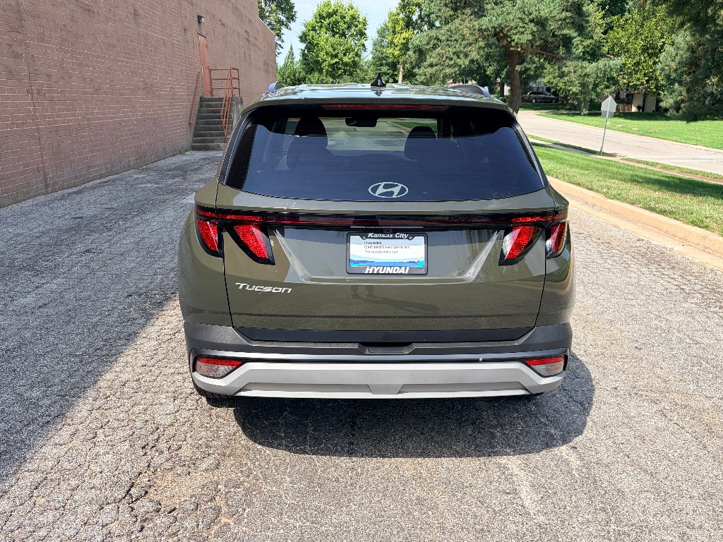 Certified Used 2025 Rockwood Green Hyundai SEL image 4