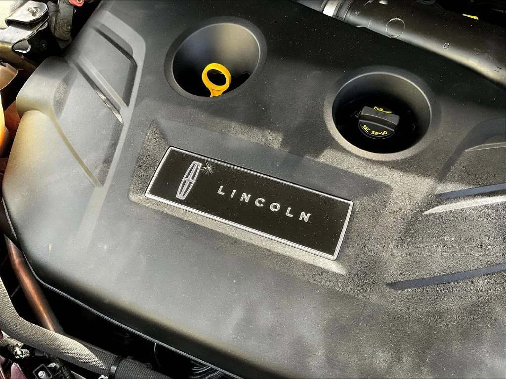 Used 2019 Burgundy Lincoln Reserve image 30