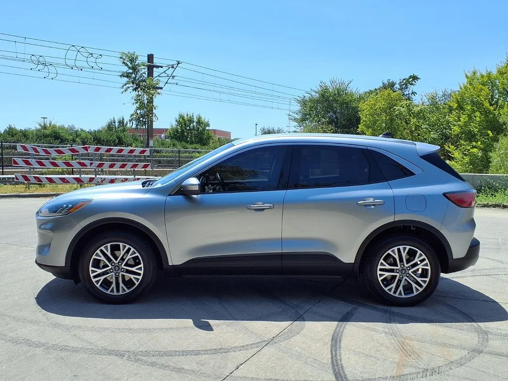 Used 2022 Silver Ford SEL image 6