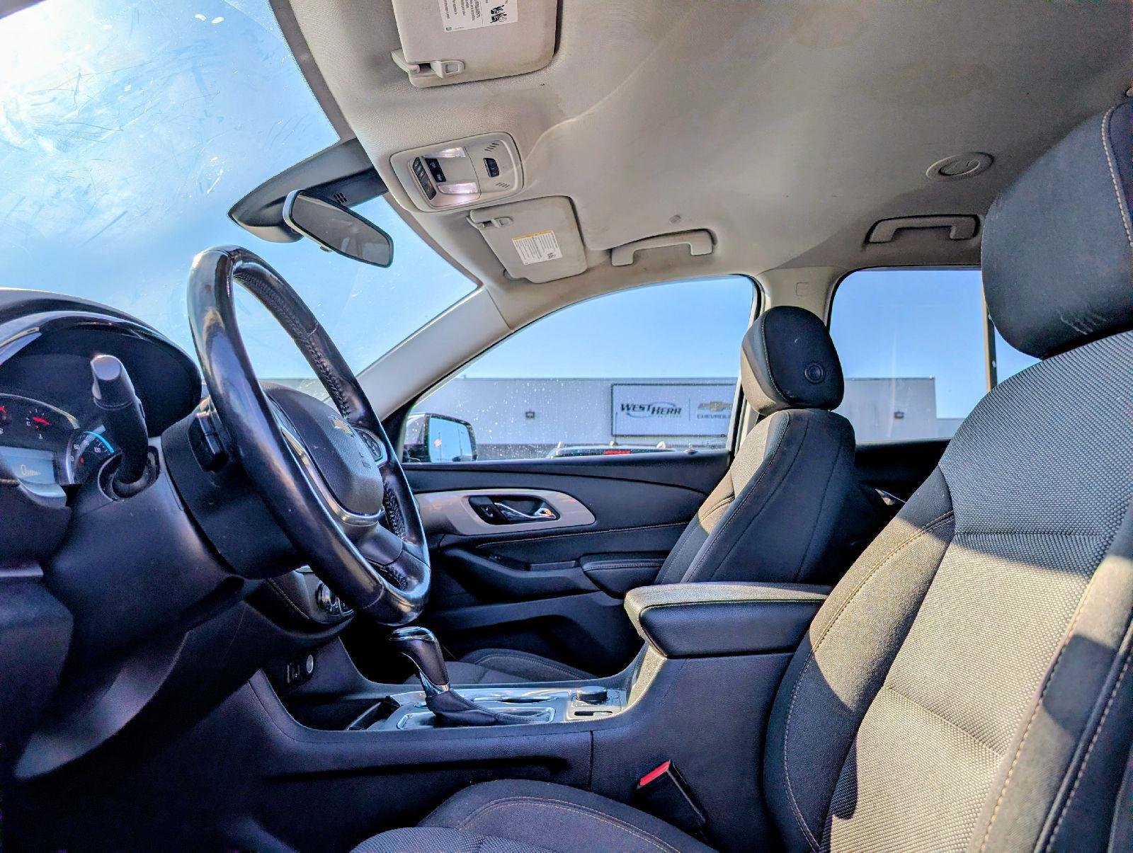 Used 2020 Summit White Chevrolet LT Cloth image 10