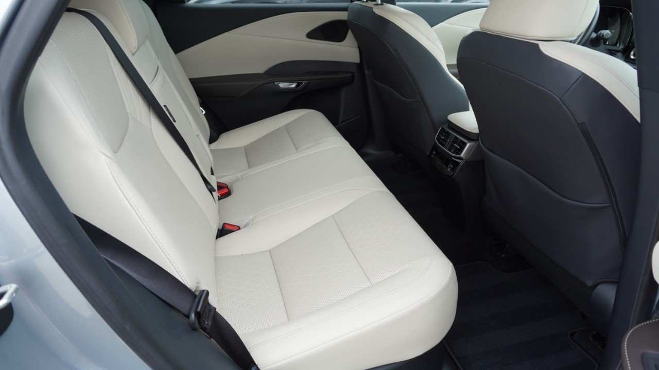 Used 2026 Silver Lexus RX 350 Premium image 10