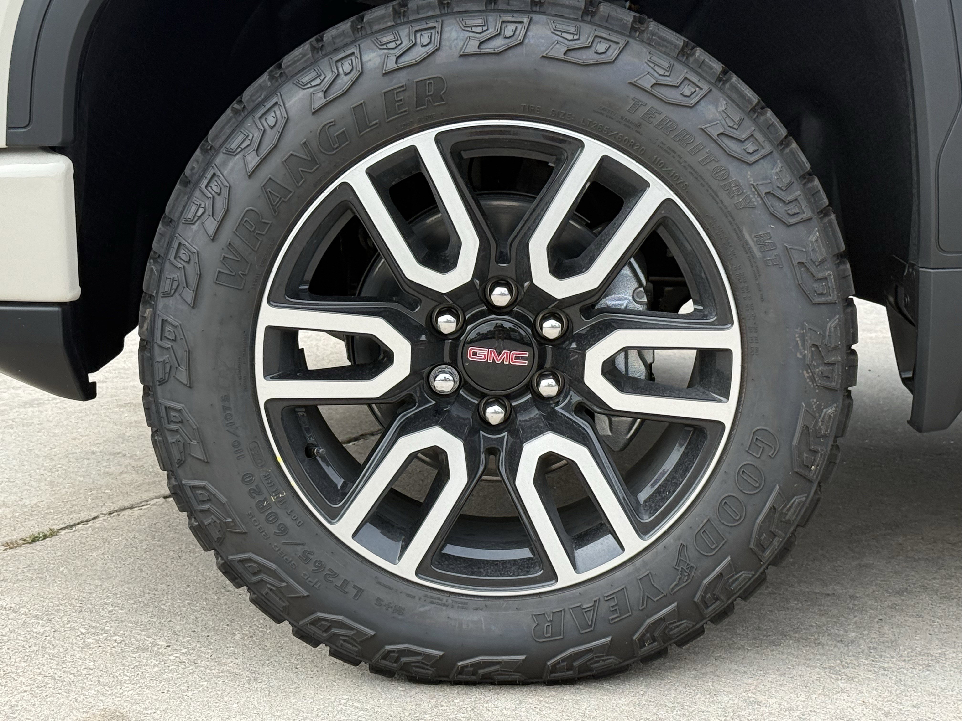 2026 GMC Sierra 1500 AT4 - Photo 8