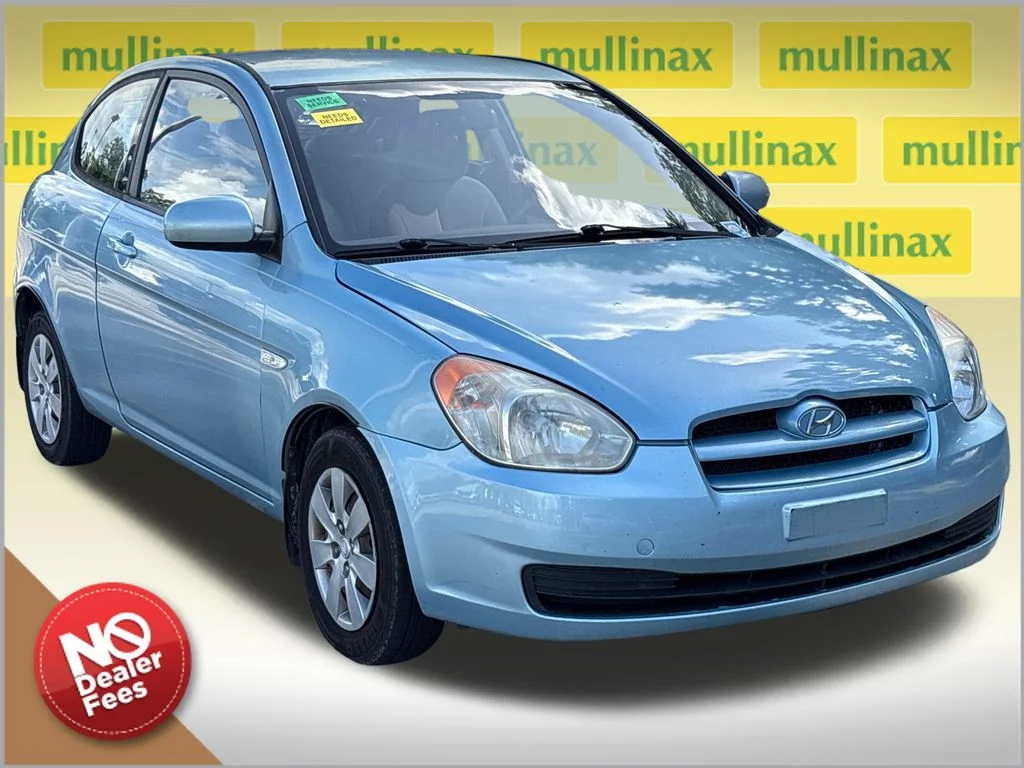2011 Hyundai Accent GS 3-Door 4-Speed Automatic's photo