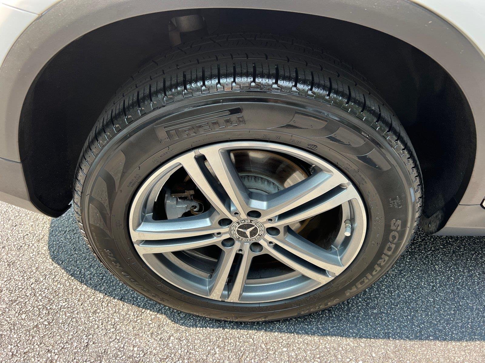 Used 2022 TAN Mercedes-Benz GLC 300 image 17