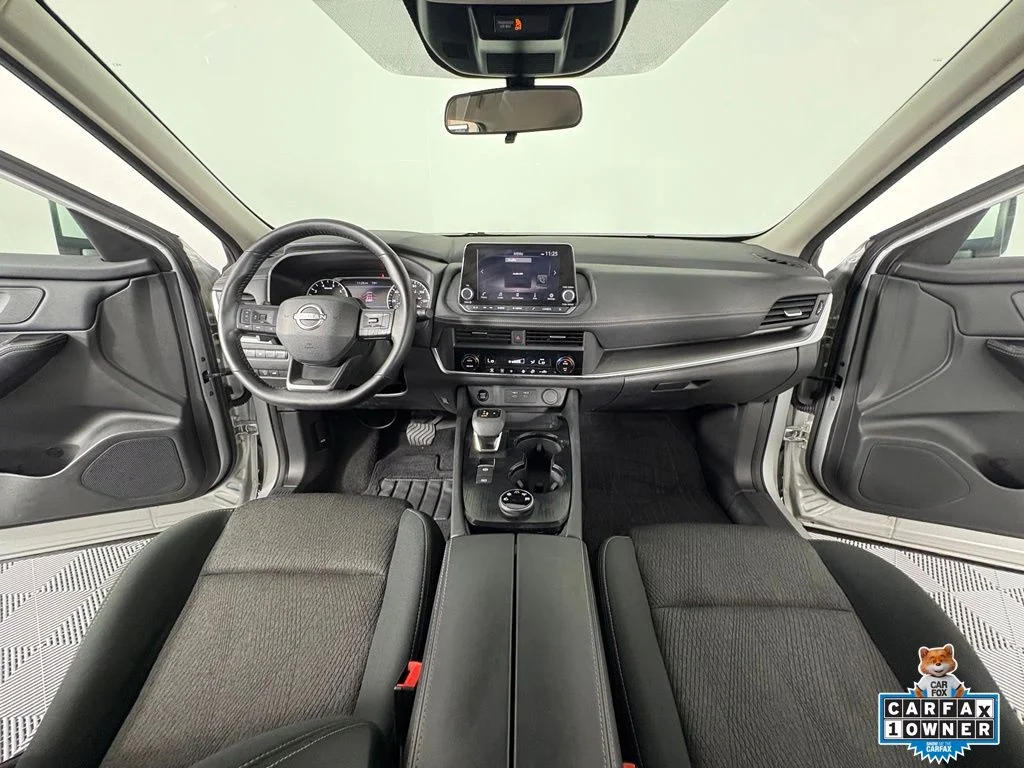 Used 2025 Silver Nissan SV image 4