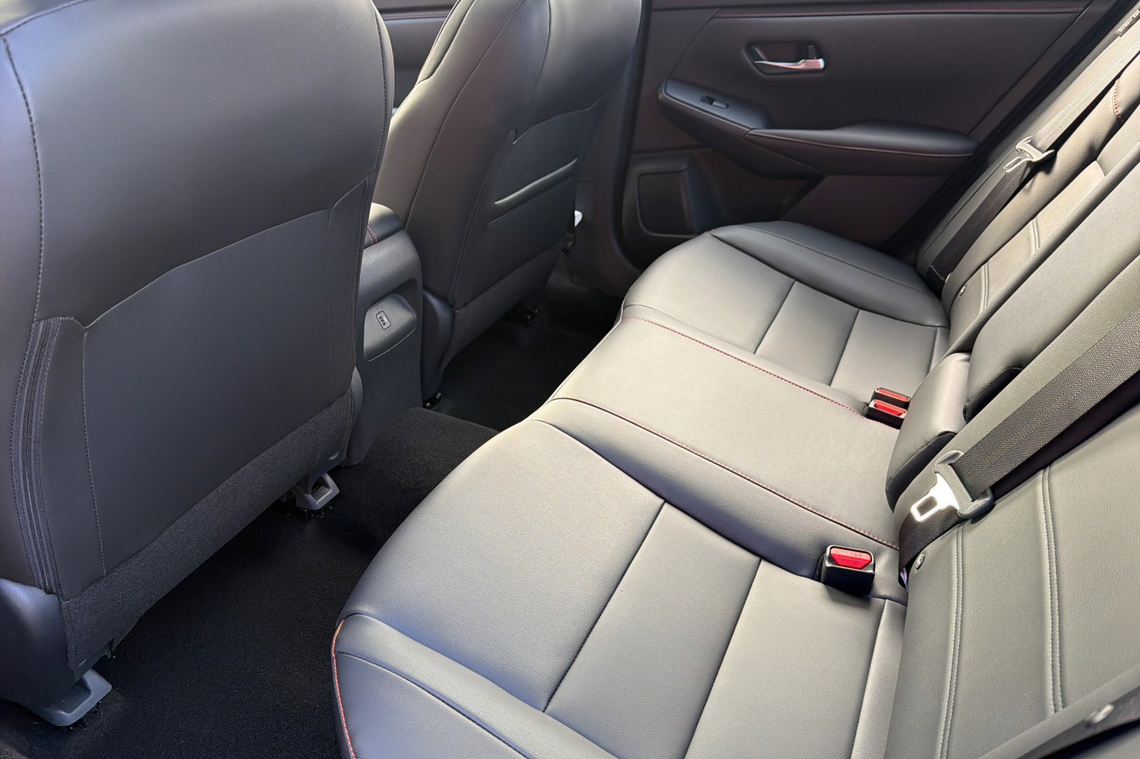 New 2025 Atlantic Gray Metallic/Super Black Nissan SR image 9