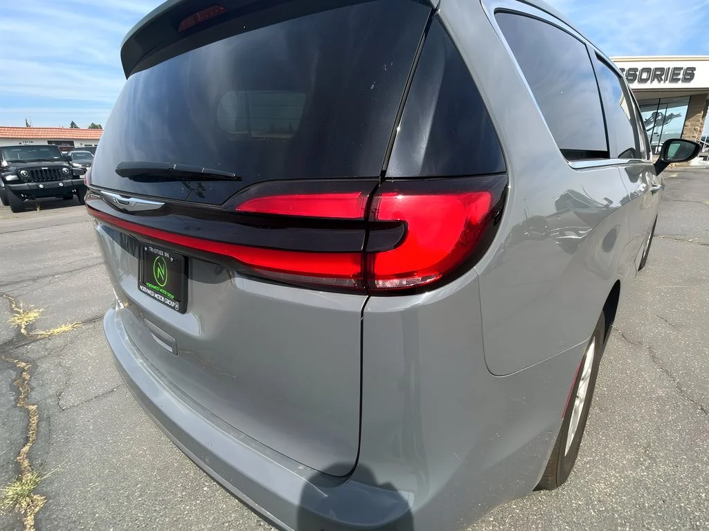 2023 Chrysler Pacifica Touring L - Photo 15