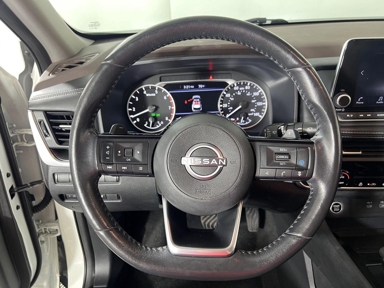Used 2023 Pearl White Tricoat Nissan SV image 11