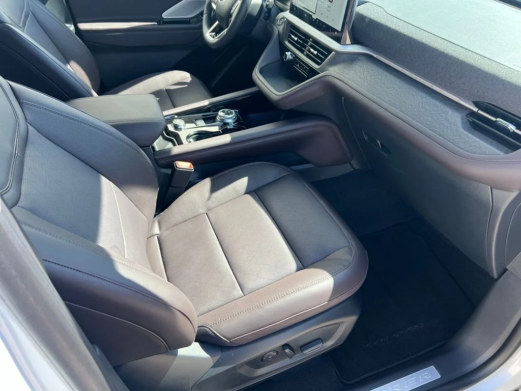 New 2026 Space White Metallic Ford Platinum™ image 35