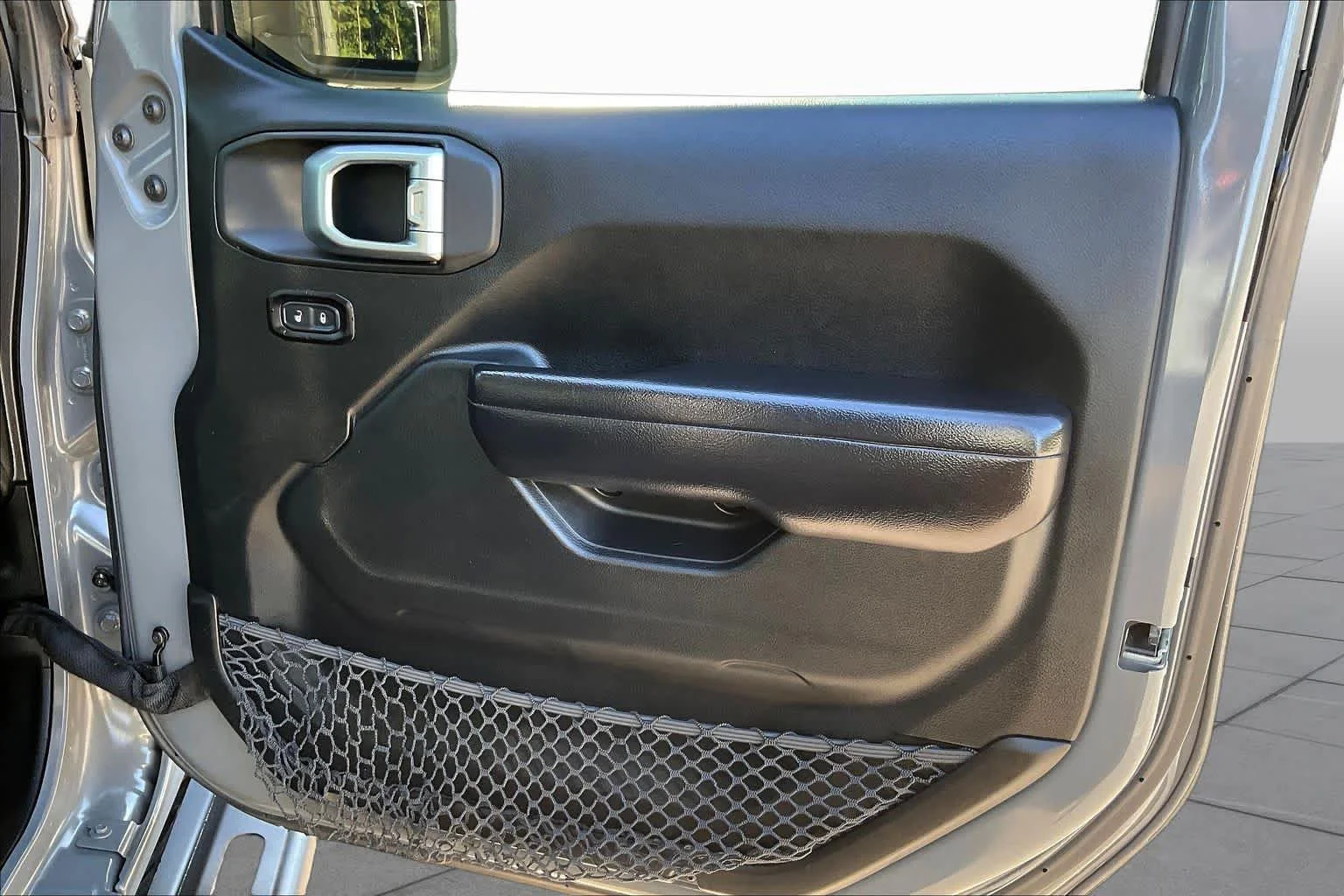 Used 2018 Sting-Gray Clearcoat Jeep Sport S image 22