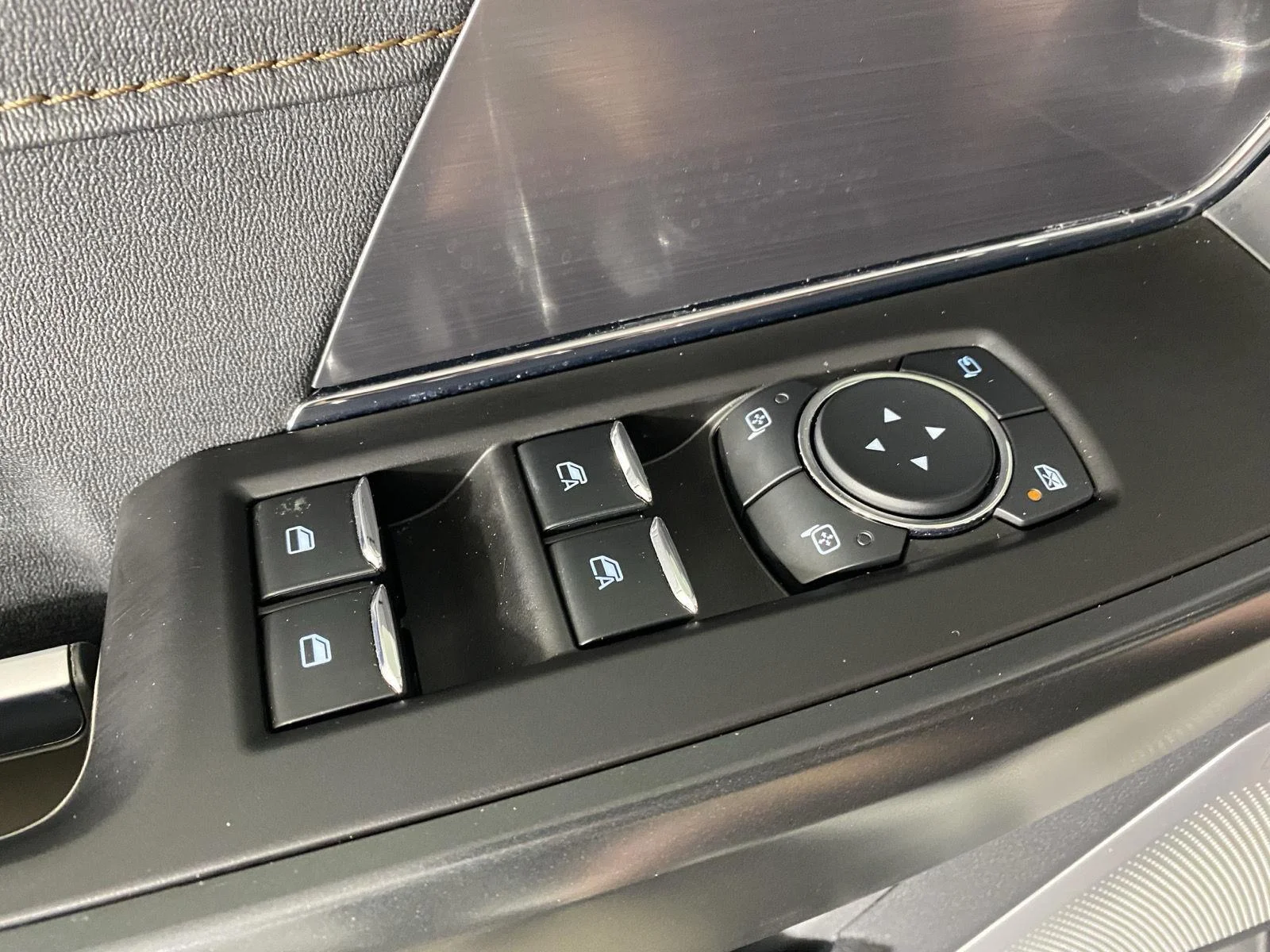 Used 2023 Avalanche Gray Ford Raptor image 19