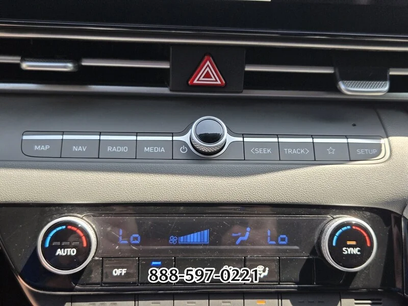 2023 Hyundai Elantra SEL - Photo 22