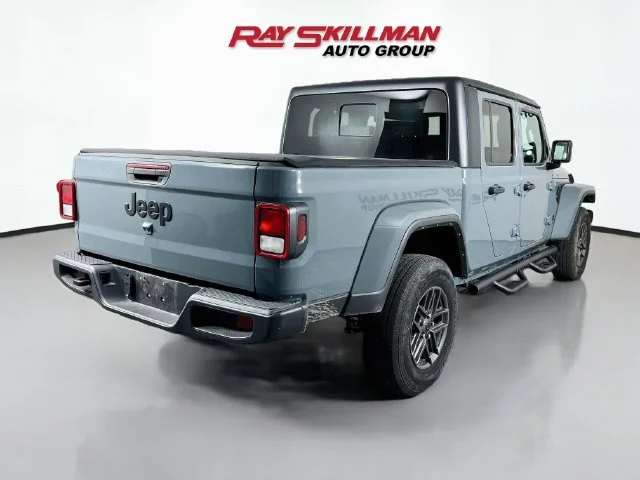 Used 2024 Gray Jeep Sport S image 7