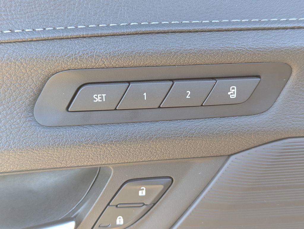 Used 2020 Crystal White Tricoat Cadillac Premium Luxury image 14