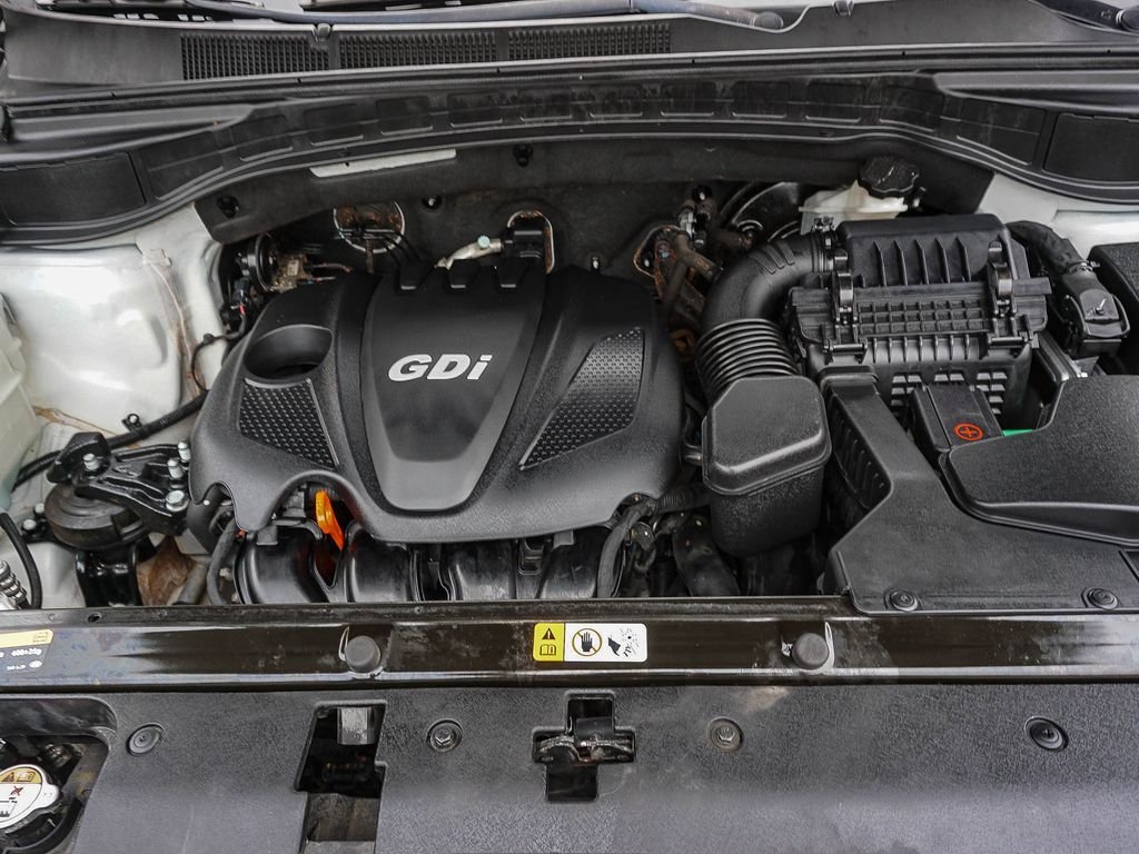 Used 2014 White Hyundai Base image 25