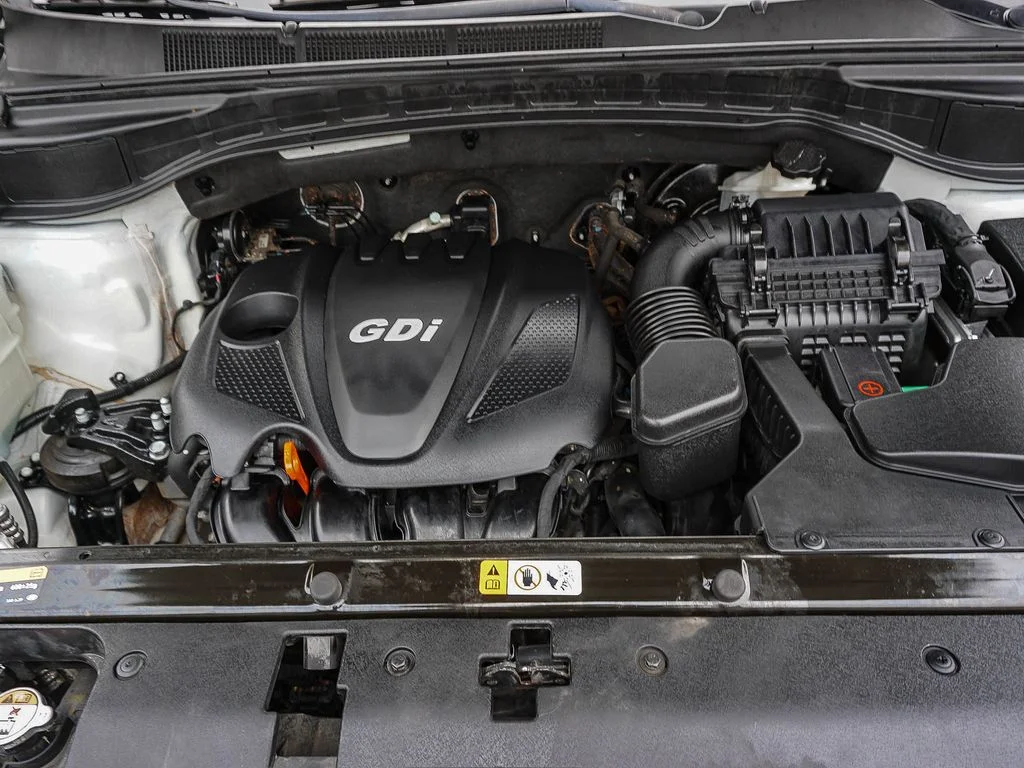 Used 2014 White Hyundai Base image 25