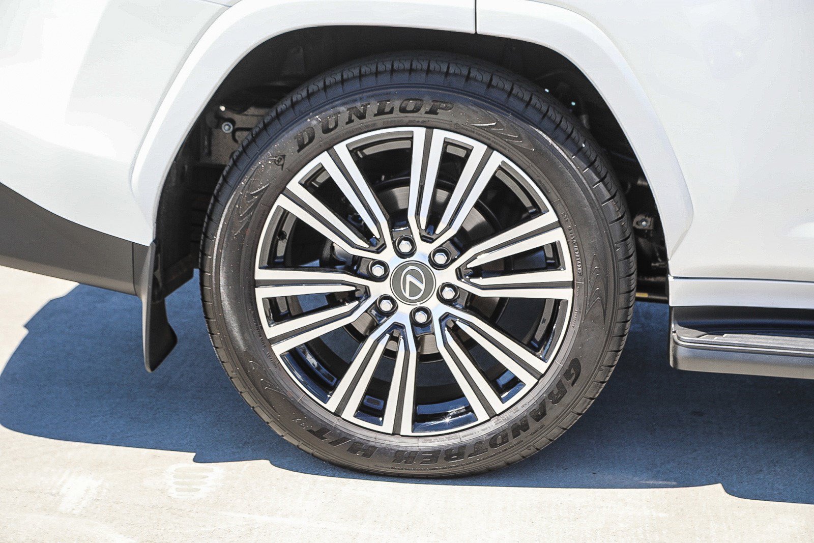 Certified Used 2026 Eminent White Pearl Lexus 600 Luxury image 10