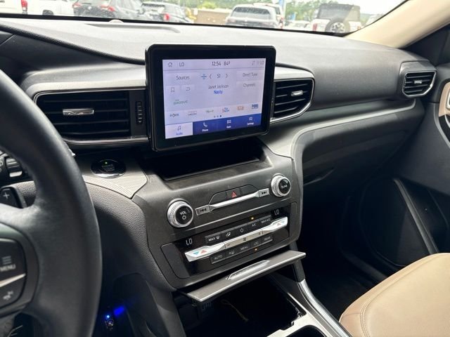 Used 2020 Red Ford XLT image 10