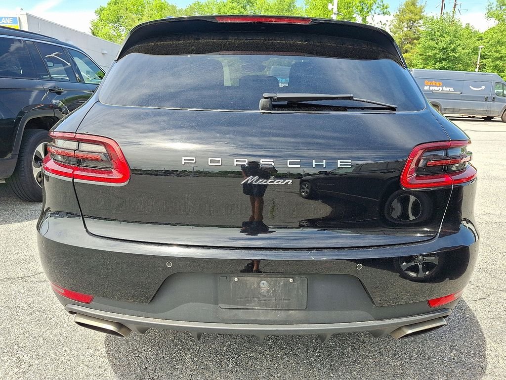 Used 2018 Black Porsche Base image 5