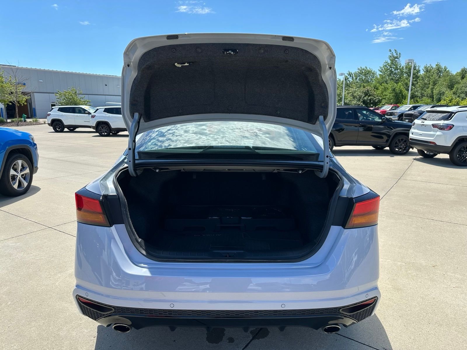 Used 2025 Gray Nissan 2.5 SR image 14