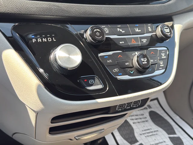 Used 2023 White Chrysler Touring L image 21