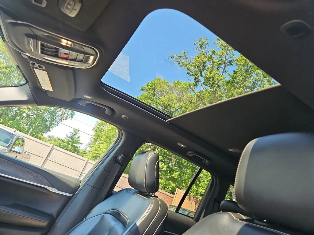 Used 2024 White Jeep 4xe image 23