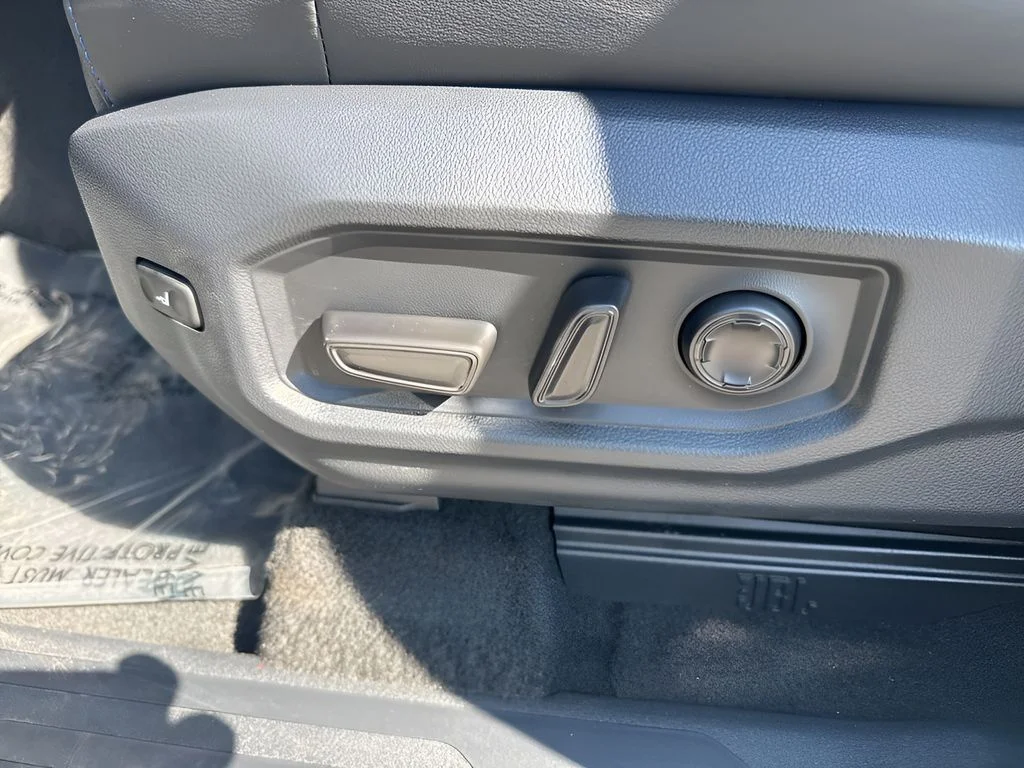 Used 2026  Toyota Platinum image 10