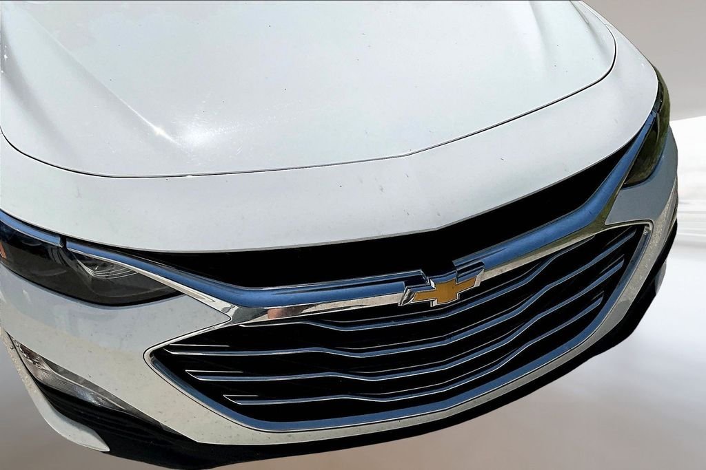 Used 2025 Summit White Chevrolet LT image 28