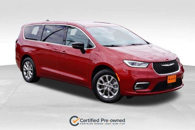 2025 Chrysler Pacifica Select AWD's photo